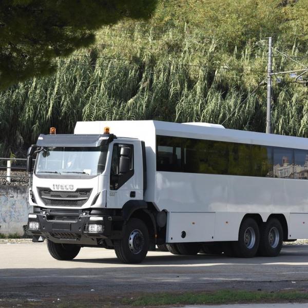 Staff Carrier 54 posti su IVECO